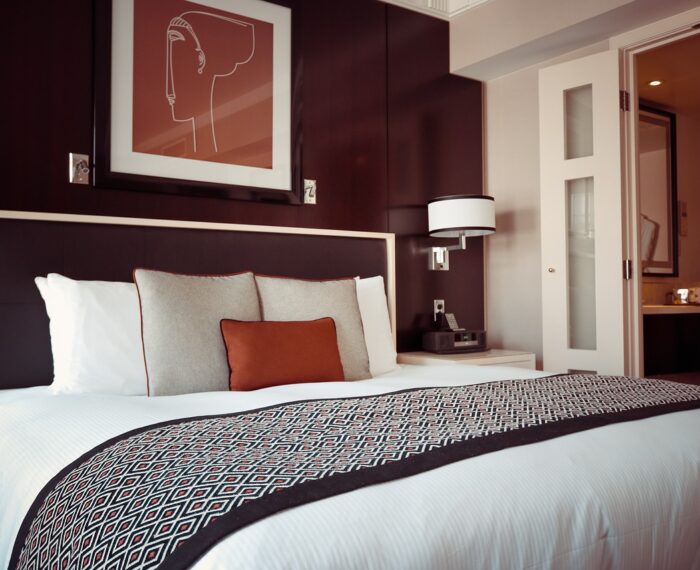 hotel-room-1447201_1280